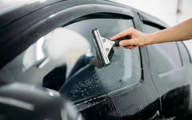 window-tint-tech-squeegee-finish-project