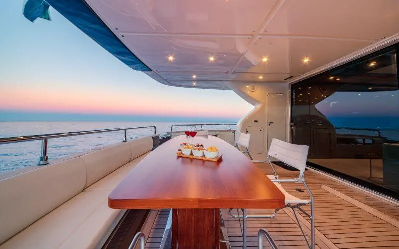 yacht-deck-with-tinted-windows